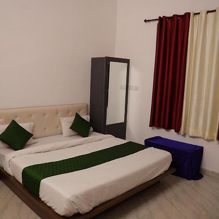 Winter Mountain Resort Pushkar Buitenkant foto