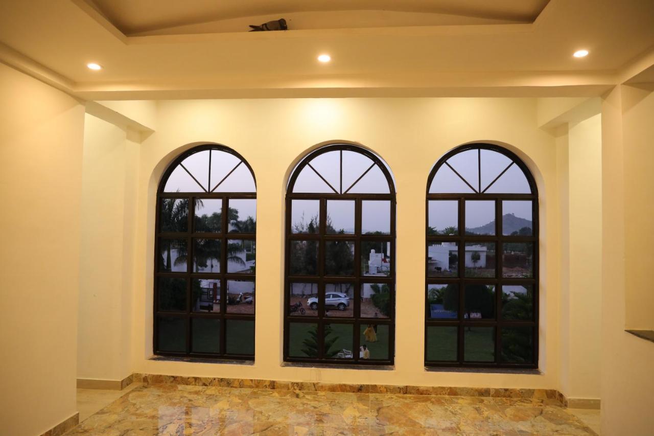 Winter Mountain Resort Pushkar Buitenkant foto