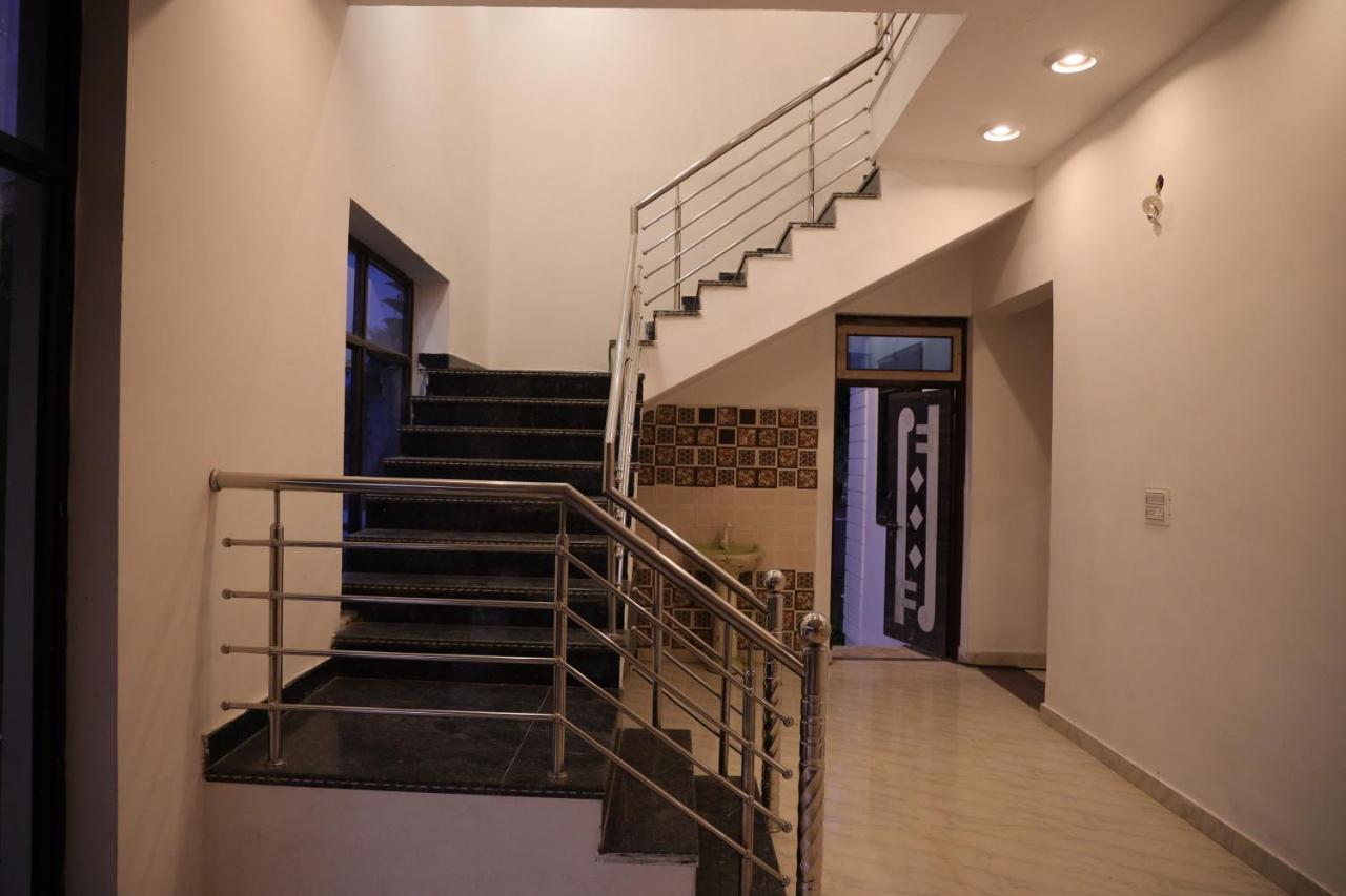 Winter Mountain Resort Pushkar Buitenkant foto