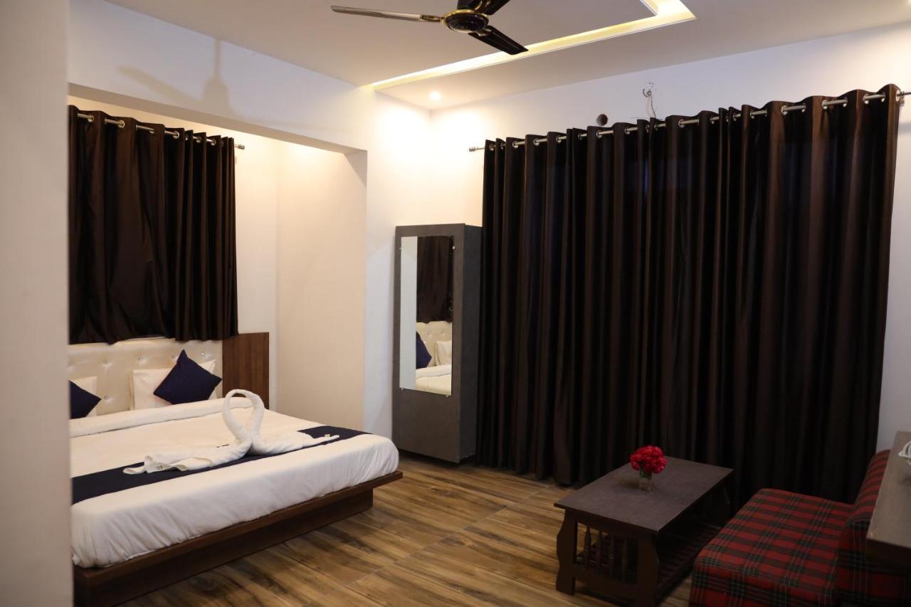 Winter Mountain Resort Pushkar Buitenkant foto