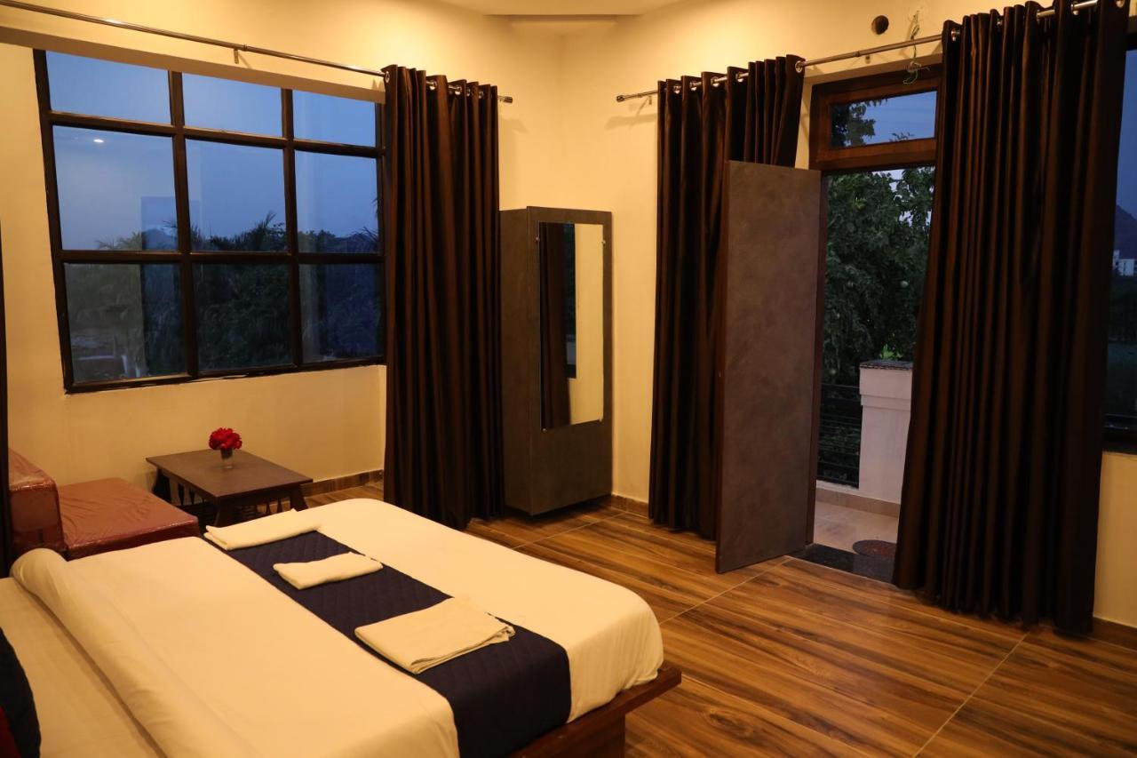Winter Mountain Resort Pushkar Buitenkant foto