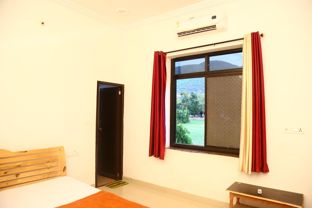 Winter Mountain Resort Pushkar Buitenkant foto
