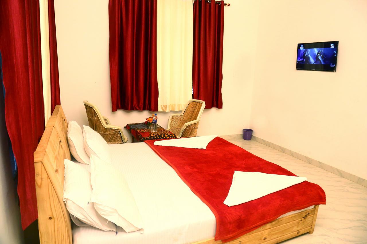 Winter Mountain Resort Pushkar Buitenkant foto