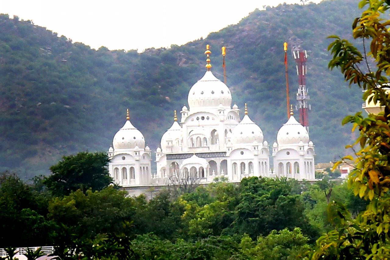 Winter Mountain Resort Pushkar Buitenkant foto