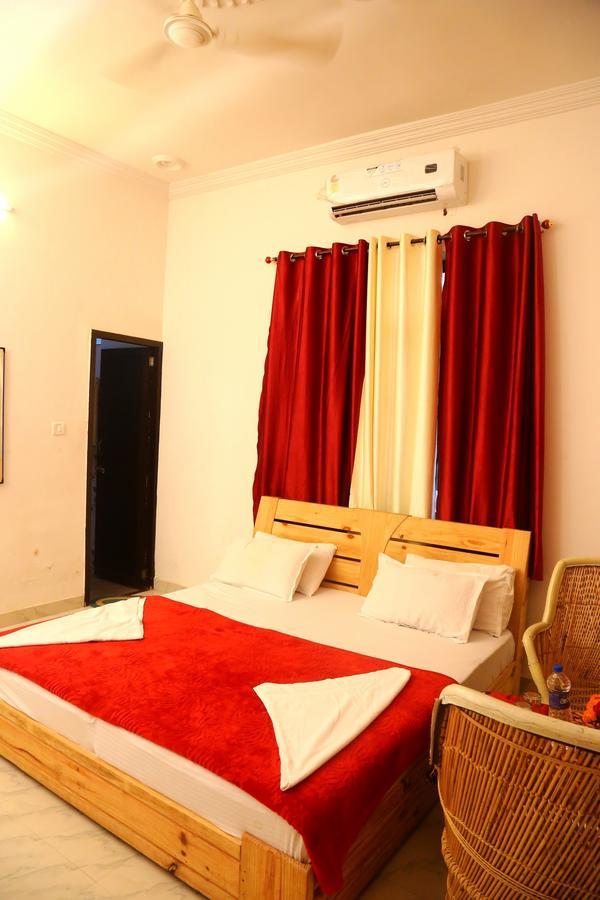 Winter Mountain Resort Pushkar Buitenkant foto
