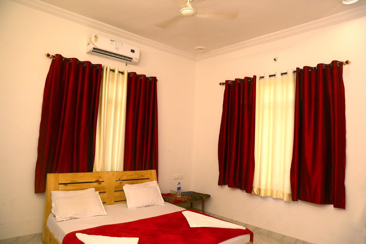 Winter Mountain Resort Pushkar Buitenkant foto